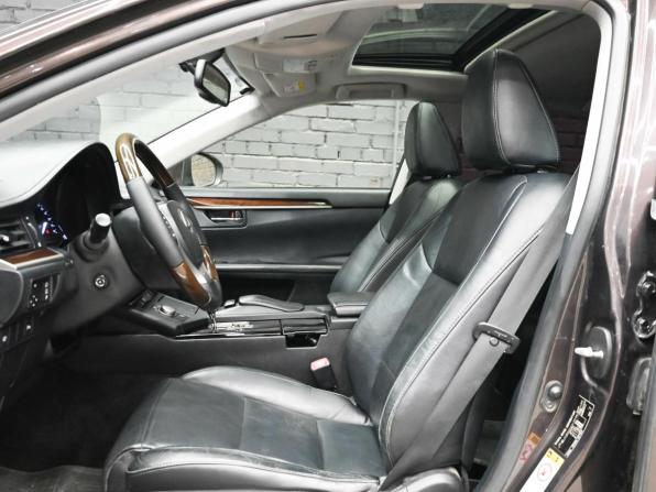 Lexus ES VI с пробегом 2013 года, цена 2 250 000 рублей, 265029 км, седан, Автокод Объявления