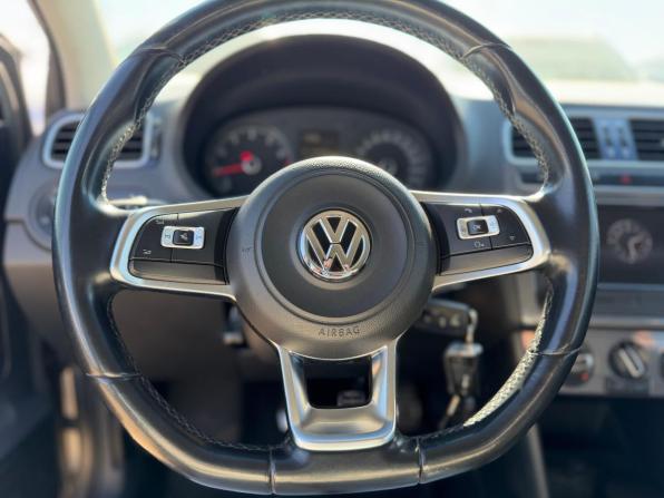 Volkswagen Polo V Рестайлинг с пробегом 2018 года, цена 999 000 рублей, 123400 км, седан, Автокод Объявления