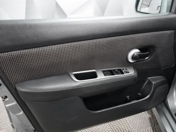 Nissan Tiida I Рестайлинг с пробегом 2013 года, цена 730 000 рублей, 240000 км, седан, Автокод Объявления
