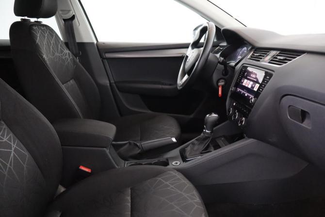 Skoda Octavia III (A7) Рестайлинг с пробегом 2019 года, цена 1 379 000 рублей, 205300 км, лифтбек, Автокод Объявления