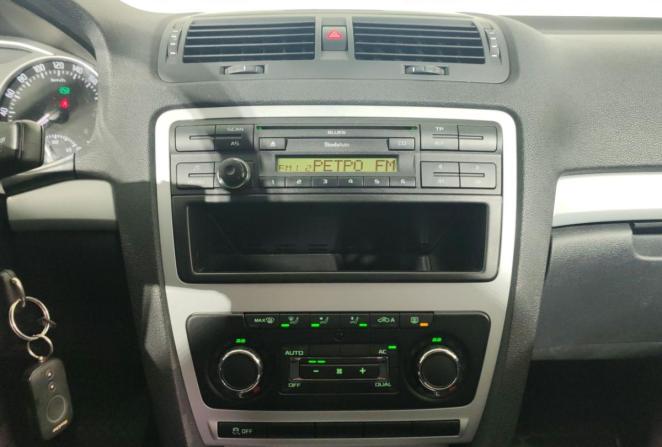 Skoda Octavia II (A5) Рестайлинг с пробегом 2009 года, цена 575 000 рублей, 214270 км, лифтбек, Автокод Объявления
