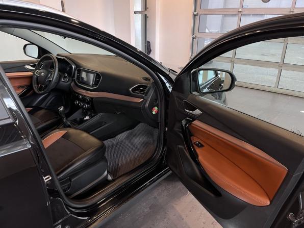 Lada (ВАЗ) Vesta I Рестайлинг (NG) с пробегом 2025 года, цена 1 790 000 рублей, 40759 км, универсал, Автокод Объявления