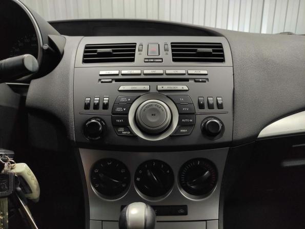 Mazda 3 II (BL) Рестайлинг с пробегом 2011 года, цена 965 000 рублей, 113000 км, седан, Автокод Объявления