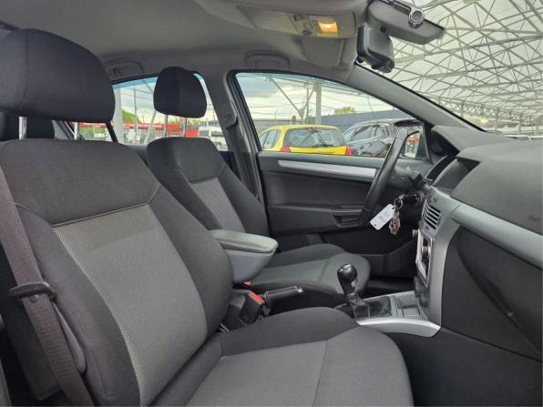 Opel Astra H Рестайлинг с пробегом 2012 года, цена 698 000 рублей, 77447 км, седан, Автокод Объявления