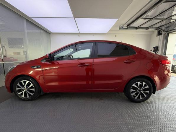 Kia Rio III Рестайлинг с пробегом 2015 года, цена 999 000 рублей, 174244 км, седан, Автокод Объявления