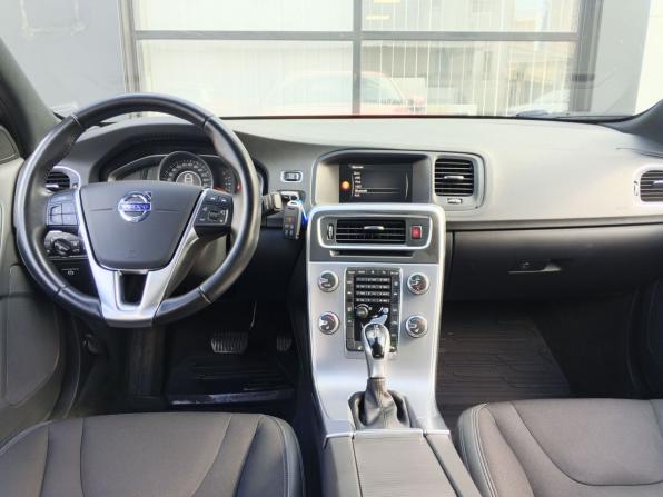 Volvo S60 II Рестайлинг с пробегом 2017 года, цена 1 850 000 рублей, 34470 км, седан, Автокод Объявления