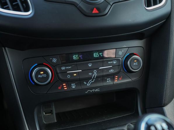 Ford Focus III Рестайлинг с пробегом 2018 года, цена 1 099 000 рублей, 229760 км, хэтчбек, Автокод Объявления