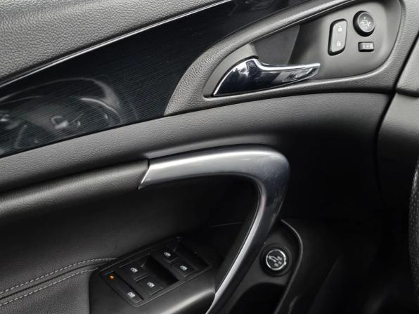 Opel Insignia I Рестайлинг с пробегом 2014 года, цена 1 230 000 рублей, 220580 км, универсал, Автокод Объявления