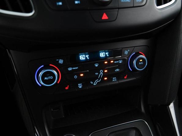 Ford Focus III Рестайлинг с пробегом 2017 года, цена 1 049 000 рублей, 125072 км, хэтчбек, Автокод Объявления