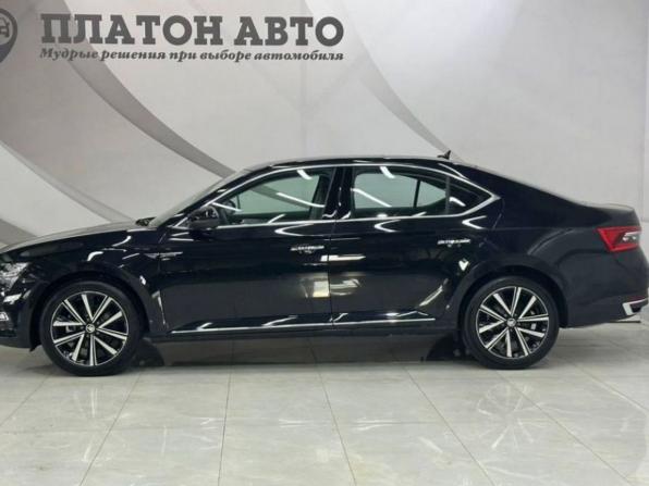 Новый Skoda Superb III Рестайлинг 2025 года, цена 3 049 000 рублей, лифтбек, Автокод Объявления