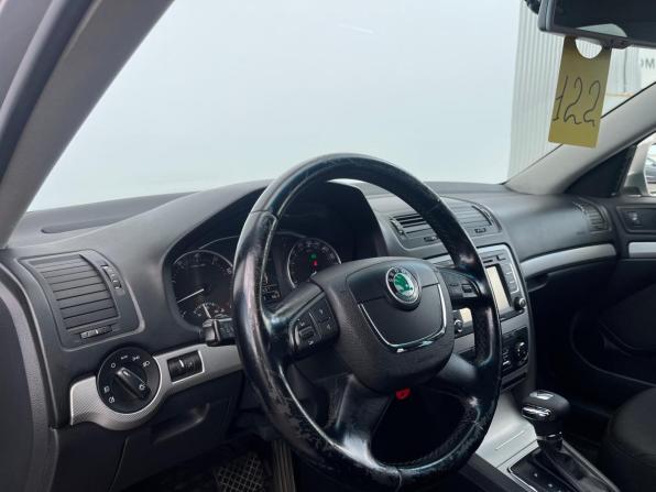 Skoda Octavia II (A5) Рестайлинг с пробегом 2012 года, цена 780 000 рублей, 143000 км, лифтбек, Автокод Объявления