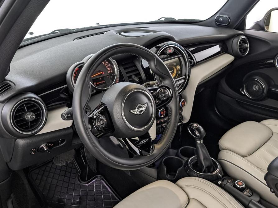 Mini Hatch III (F55/F56) Москва  - изображение 16