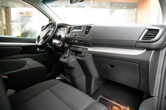 Peugeot Traveller I с пробегом 2018 года, цена 2 398 000 рублей, 71400 км, минивэн, Автокод Объявления