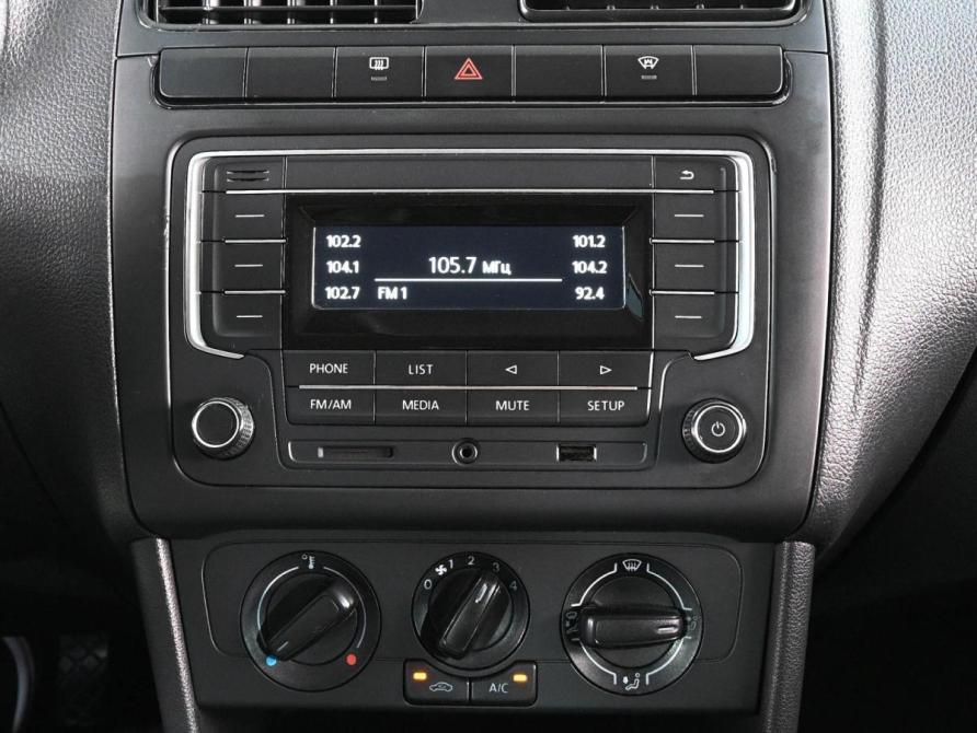 Volkswagen Polo V Рестайлинг Ростов-на-Дону  - изображение 12