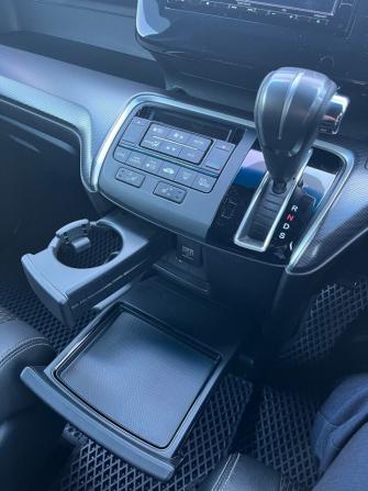 Honda Stepwgn V Рестайлинг с пробегом 2020 года, цена 2 450 000 рублей, 76667 км, минивэн, Автокод Объявления