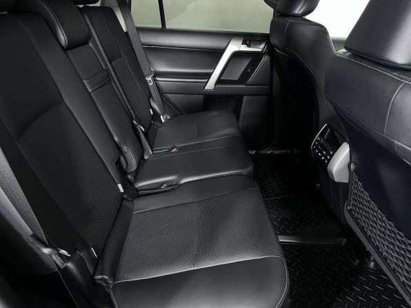 Toyota Land Cruiser Prado 150 Series Рестайлинг 2 с пробегом 2018 года, цена 5 220 000 рублей, 72000 км, внедорожник, Автокод Объявления