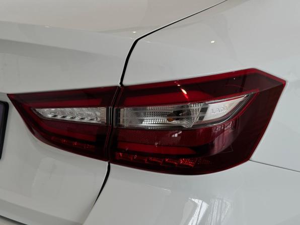 Lada (ВАЗ) Vesta I Рестайлинг (NG) с пробегом 2024 года, цена 1 060 000 рублей, 48932 км, седан, Автокод Объявления