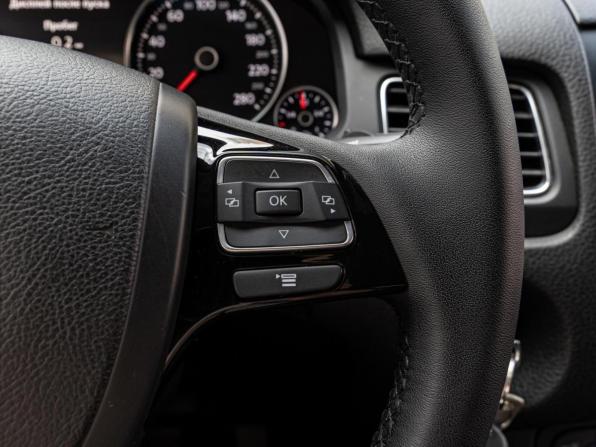 Volkswagen Touareg II с пробегом 2012 года, цена 1 860 000 рублей, 254571 км, внедорожник, Автокод Объявления