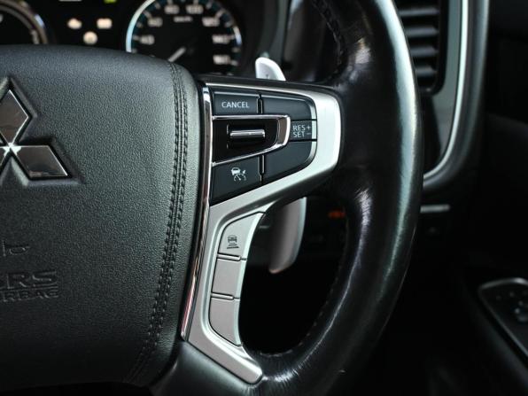 Mitsubishi Outlander III Рестайлинг 2 с пробегом 2015 года, цена 2 120 000 рублей, 192067 км, внедорожник, Автокод Объявления
