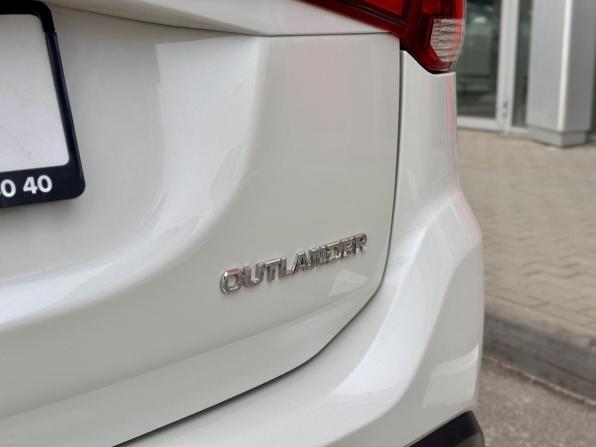 Mitsubishi Outlander III Рестайлинг 3 с пробегом 2019 года, цена 1 787 000 рублей, 208413 км, внедорожник, Автокод Объявления