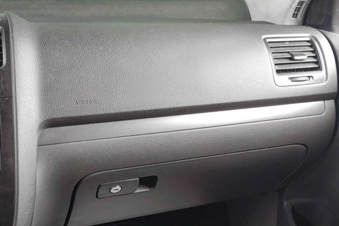 Volkswagen Jetta V с пробегом 2007 года, цена 389 000 рублей, 372000 км, седан, Автокод Объявления