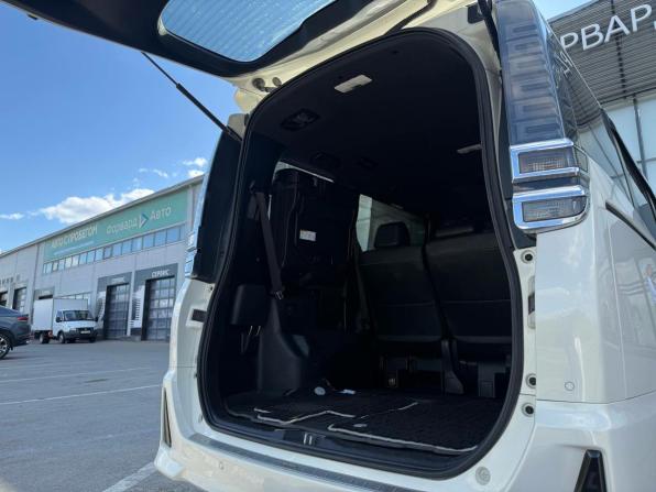 Toyota Noah III (R80) Рестайлинг с пробегом 2019 года, цена 2 999 000 рублей, 94163 км, минивэн, Автокод Объявления