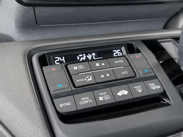 Honda Stepwgn V с пробегом 2016 года, цена 1 949 000 рублей, 228576 км, минивэн, Автокод Объявления
