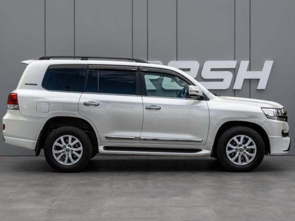 Toyota Land Cruiser 200 Series Рестайлинг 2 с пробегом 2015 года, цена 4 995 000 рублей, 230140 км, внедорожник, Автокод Объявления