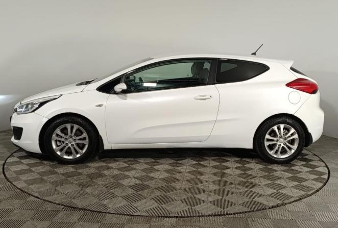 Kia Ceed II с пробегом 2015 года, цена 965 000 рублей, 177228 км, хэтчбек, Автокод Объявления