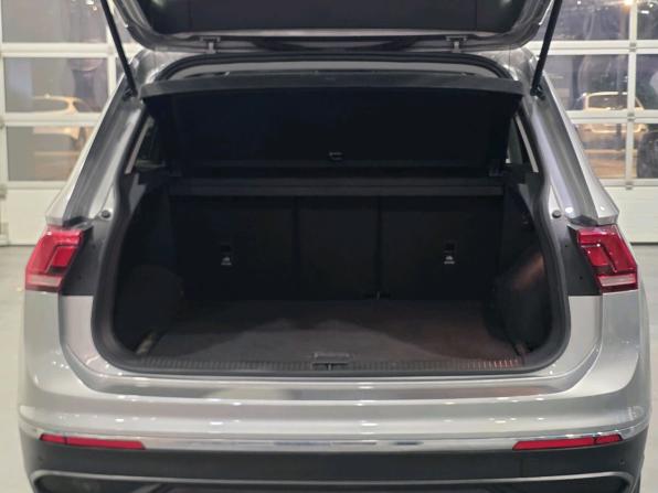 Volkswagen Tiguan II Рестайлинг с пробегом 2021 года, цена 2 415 000 рублей, 38752 км, внедорожник, Автокод Объявления