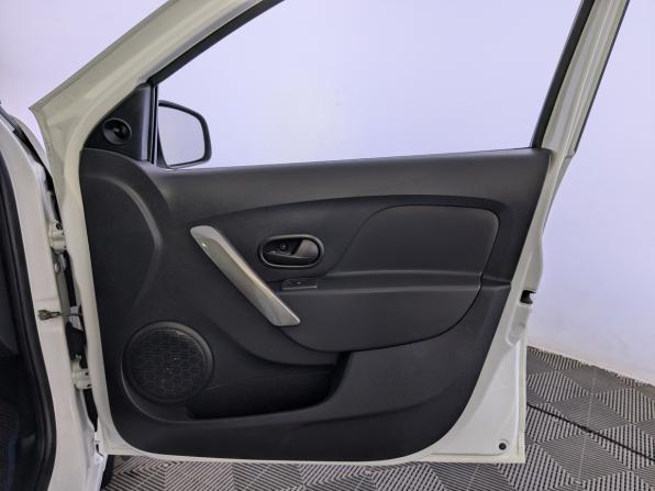 Renault Logan II Рестайлинг с пробегом 2019 года, цена 1 150 000 рублей, 84631 км, седан, Автокод Объявления