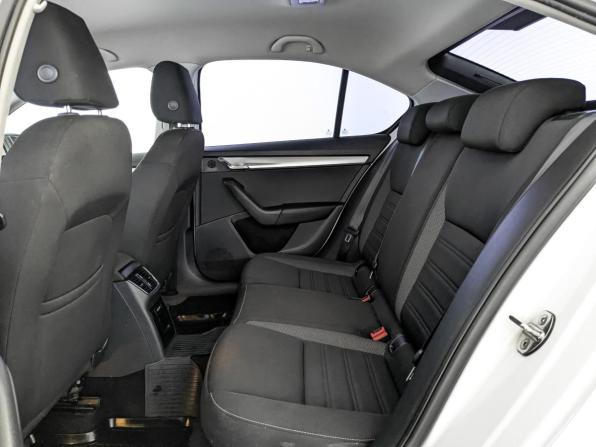 Skoda Octavia III (A7) Рестайлинг с пробегом 2019 года, цена 1 300 000 рублей, 163479 км, лифтбек, Автокод Объявления