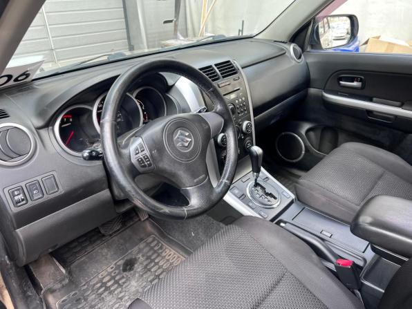 Suzuki Grand Vitara II Рестайлинг с пробегом 2010 года, цена 869 000 рублей, 283000 км, внедорожник, Автокод Объявления
