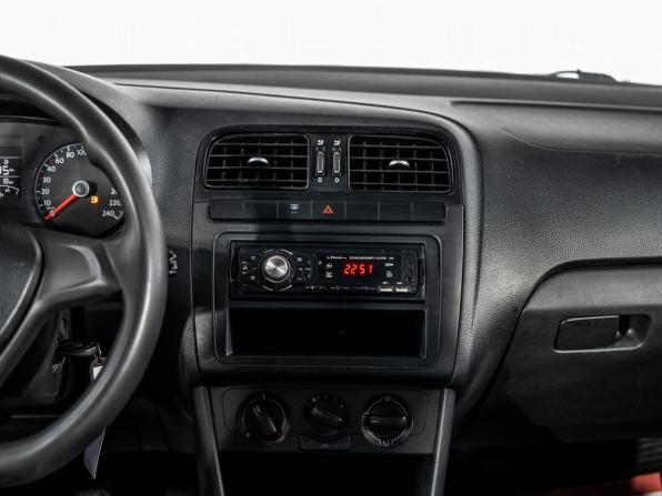 Volkswagen Polo V Рестайлинг с пробегом 2019 года, цена 505 000 рублей, 404518 км, седан, Автокод Объявления