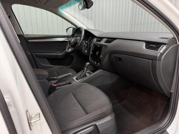 Skoda Octavia III (A7) Рестайлинг с пробегом 2019 года, цена 1 820 000 рублей, 123177 км, лифтбек, Автокод Объявления