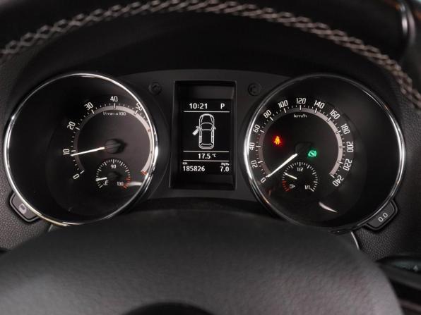 Skoda Yeti I Рестайлинг с пробегом 2017 года, цена 1 699 000 рублей, 185826 км, внедорожник, Автокод Объявления
