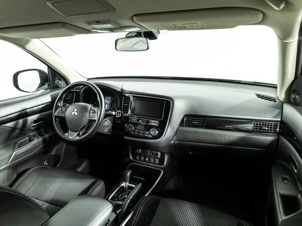 Mitsubishi Outlander III Рестайлинг 3 с пробегом 2019 года, цена 1 699 700 рублей, 177800 км, внедорожник, Автокод Объявления