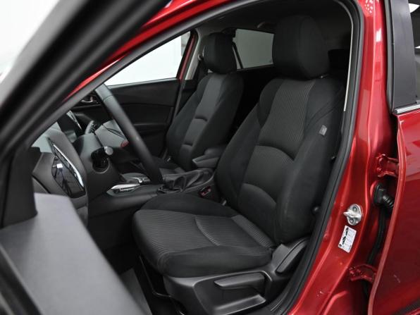 Mazda 3 III (BM) с пробегом 2013 года, цена 949 000 рублей, 131000 км, хэтчбек, Автокод Объявления
