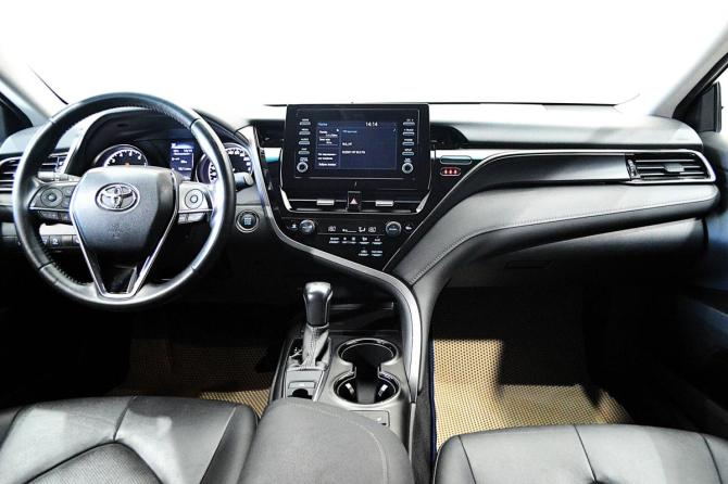 Toyota Camry VIII (XV70) Рестайлинг с пробегом 2021 года, цена 3 250 000 рублей, 66000 км, седан, Автокод Объявления