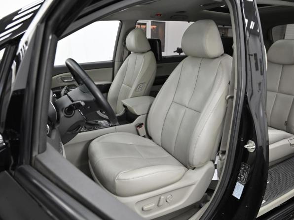 Kia Carnival III с пробегом 2017 года, цена 2 649 000 рублей, 134000 км, минивэн, Автокод Объявления