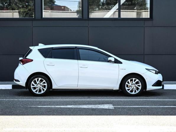 Toyota Auris II Рестайлинг с пробегом 2018 года, цена 1 789 000 рублей, 105080 км, хэтчбек, Автокод Объявления