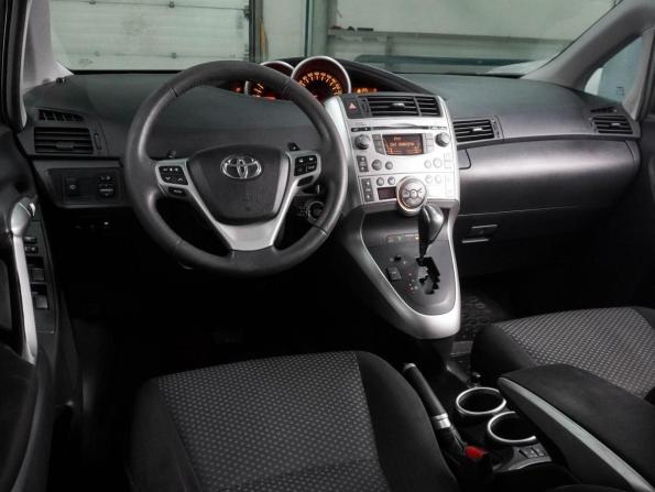 Toyota Verso I с пробегом 2011 года, цена 1 299 000 рублей, 157711 км, компактвэн, Автокод Объявления