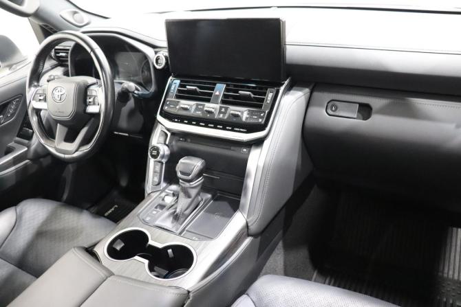 Toyota Land Cruiser 300 Series с пробегом 2021 года, цена 9 885 000 рублей, 82459 км, внедорожник, Автокод Объявления