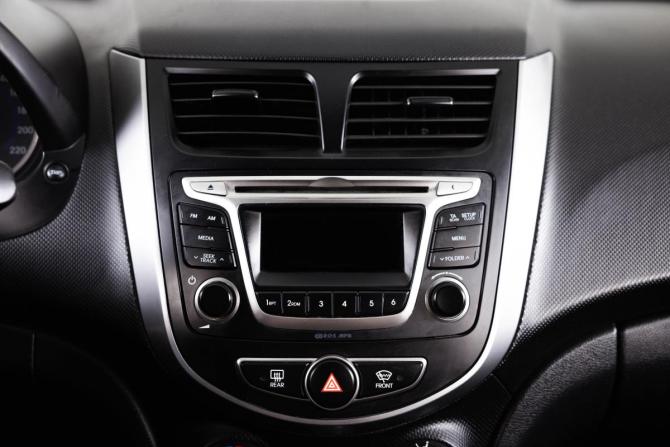 Hyundai Solaris I Рестайлинг с пробегом 2015 года, цена 789 000 рублей, 62823 км, седан, Автокод Объявления