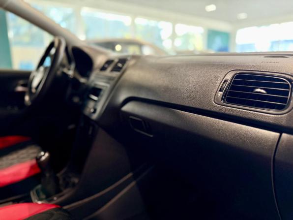 Volkswagen Polo V Рестайлинг с пробегом 2015 года, цена 1 149 000 рублей, 66916 км, седан, Автокод Объявления