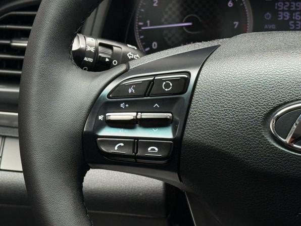 Hyundai Elantra VI (AD) с пробегом 2019 года, цена 1 399 000 рублей, 132012 км, седан, Автокод Объявления