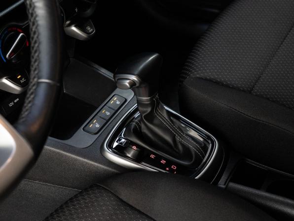Kia Rio IV Рестайлинг с пробегом 2021 года, цена 1 630 000 рублей, 82700 км, хэтчбек, Автокод Объявления