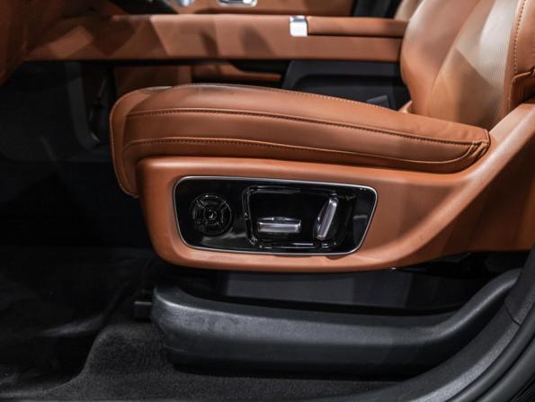 Li Auto (Lixiang) L9 I с пробегом 2023 года, цена 6 999 700 рублей, 20275 км, внедорожник, Автокод Объявления