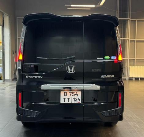 Honda Stepwgn V с пробегом 2017 года, цена 1 797 000 рублей, 74300 км, минивэн, Автокод Объявления