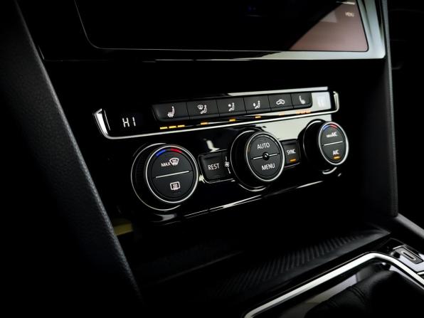 Volkswagen Passat B8 Рестайлинг с пробегом 2020 года, цена 2 459 000 рублей, 33972 км, седан, Автокод Объявления